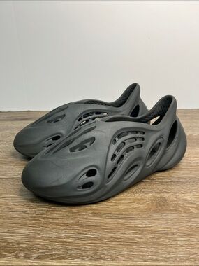 Adidas Yeezy Foam Runner “Carbon” Clogs Men’s 14